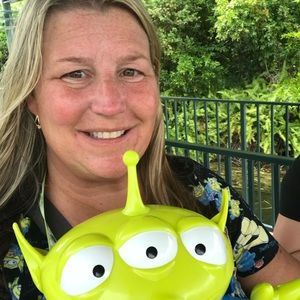 Meet your Posher, Elizabeth